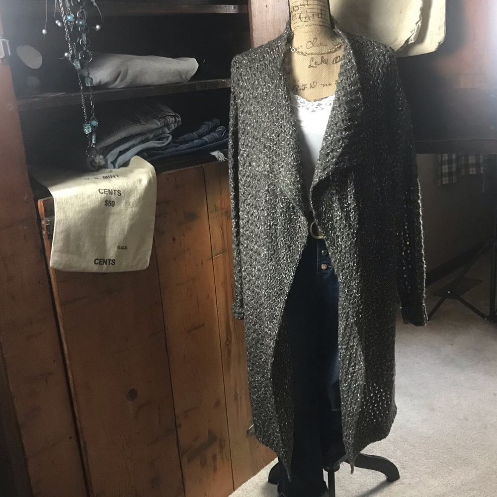 Solutions brown/white knot long sleeved cardigan